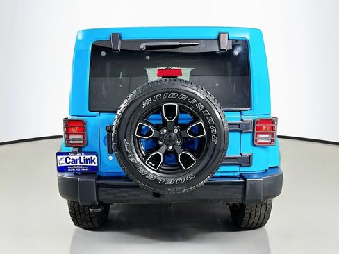 Used 2018 Jeep Wrangler Unlimited Sahara AWD/4WD image 7