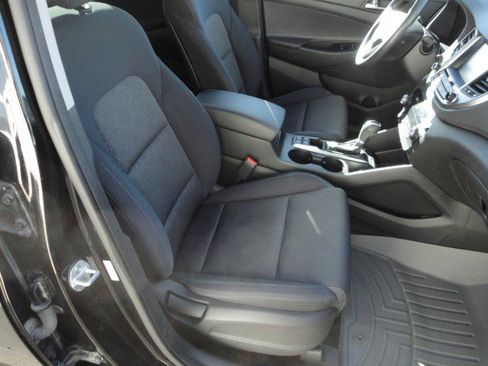 Used 2018 Hyundai Tucson Value w/ Cargo Package image 19