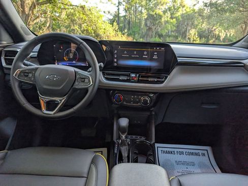 Used 2025 Chevrolet TrailBlazer ACTIV w/ Driver Confidence Package image 11