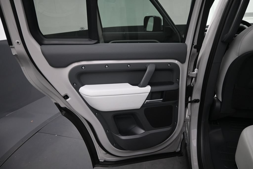 New 2026 Land Rover Defender 110 S AWD/4WD image 19