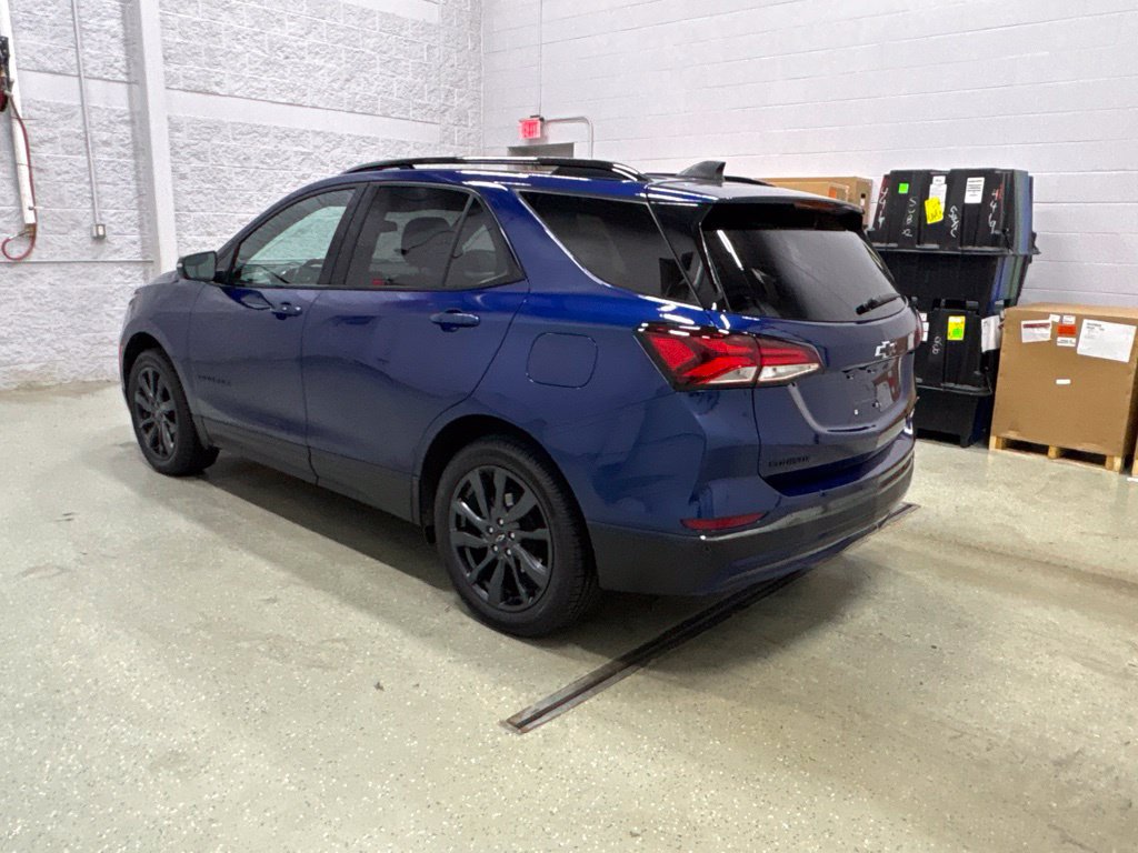 Used 2022 Chevrolet Equinox RS w/ RS Leather Package AWD/4WD image 6