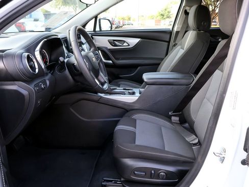 Used 2025 Chevrolet Blazer LT AWD/4WD image 29