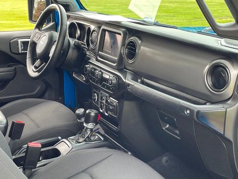 Used 2022 Jeep Gladiator Sport AWD/4WD image 22