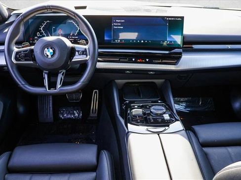 Used 2026 BMW 530i xDrive AWD/4WD image 23