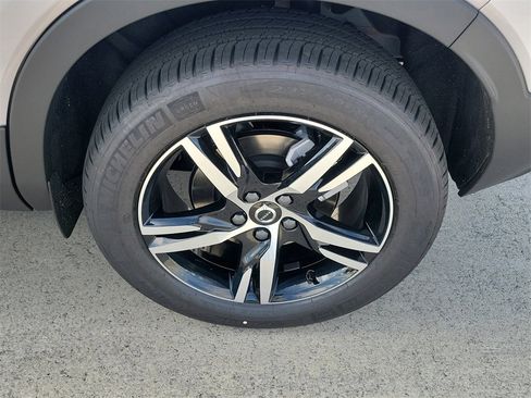 New 2026 Volvo XC40 B5 Core image 5