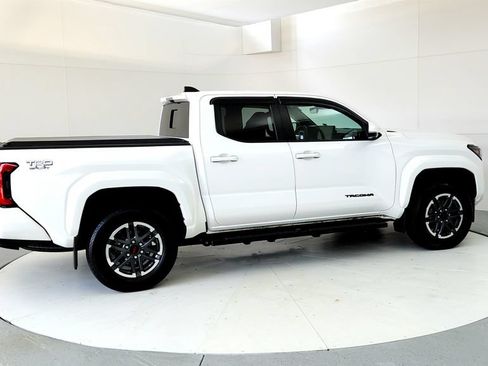Used 2024 Toyota Tacoma TRD Sport w/ TRD Sport Premium Package AWD/4WD image 6