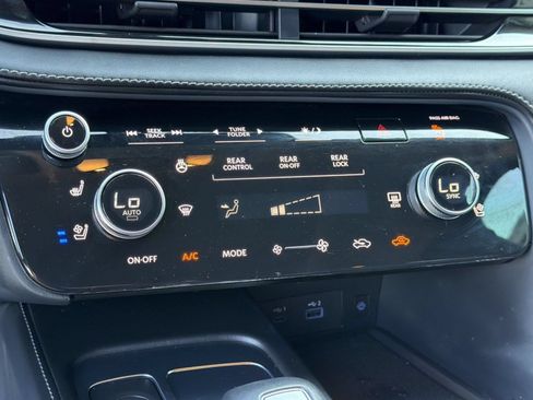 Used 2023 INFINITI QX60 Luxe w/ Performance Audio Package FWD image 17