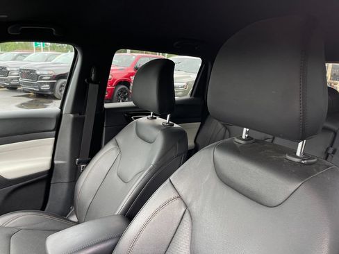 Used 2023 Jeep Compass Limited AWD/4WD image 13