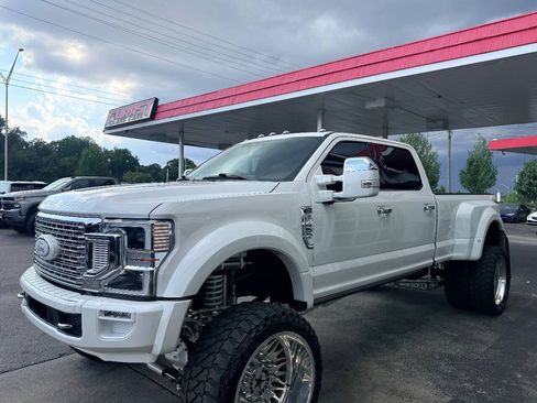 Used 2022 Ford F450 Platinum w/ FX4 Off-Road Package AWD/4WD image 21