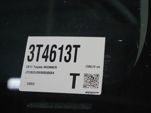 Used 2011 Toyota 4Runner SR5 w/ Premium Pkg w/Leather AWD/4WD image 34