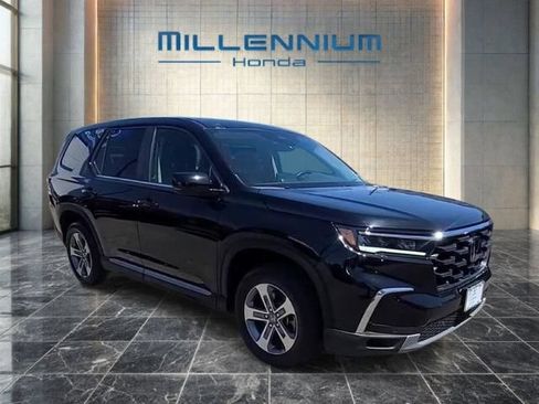 Used 2025 Honda Pilot EX-L image 36