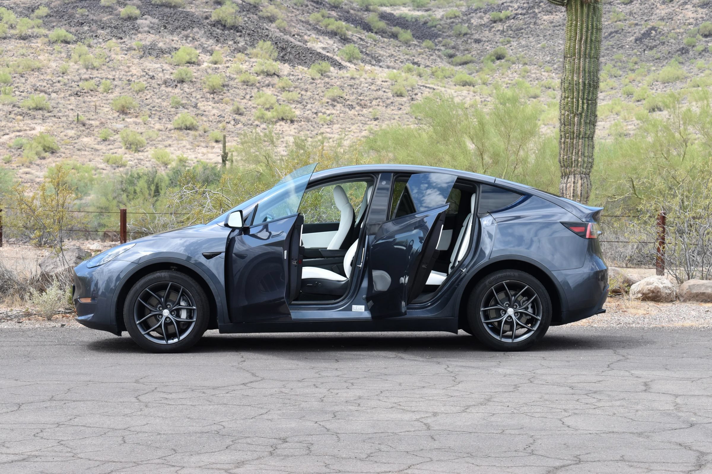 Used 2024 Tesla Model Y Performance AWD/4WD image 5