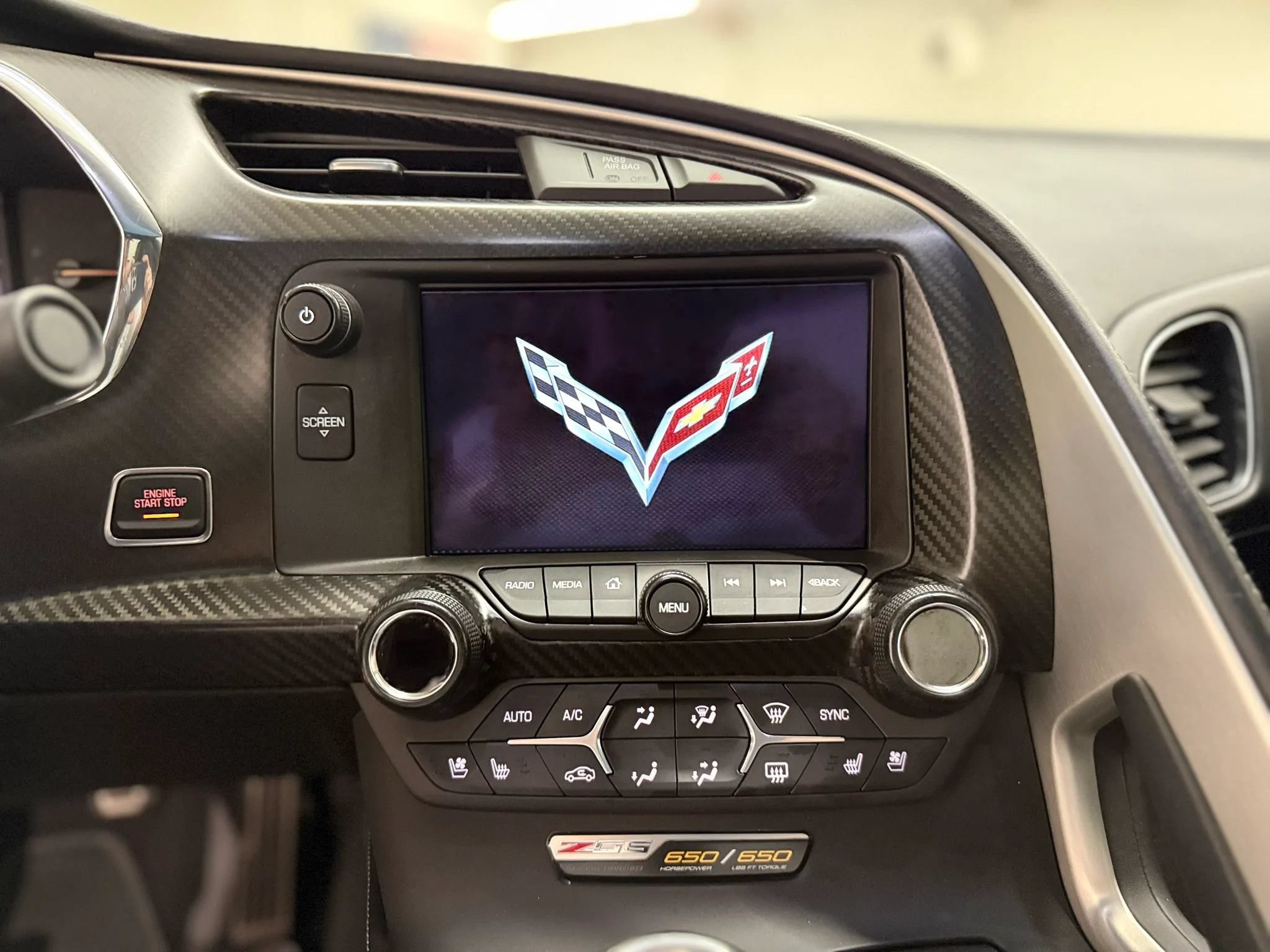 Used 2015 Chevrolet Corvette Z06 w/ 3LZ Preferred Equipment Group RWD image 13
