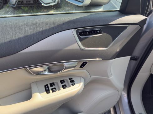 Certified 2024 Volvo XC90 B5 Core w/ Climate Package image 17