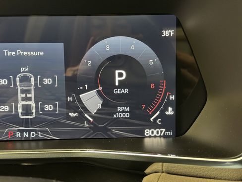 Used 2024 GMC Canyon Denali image 32