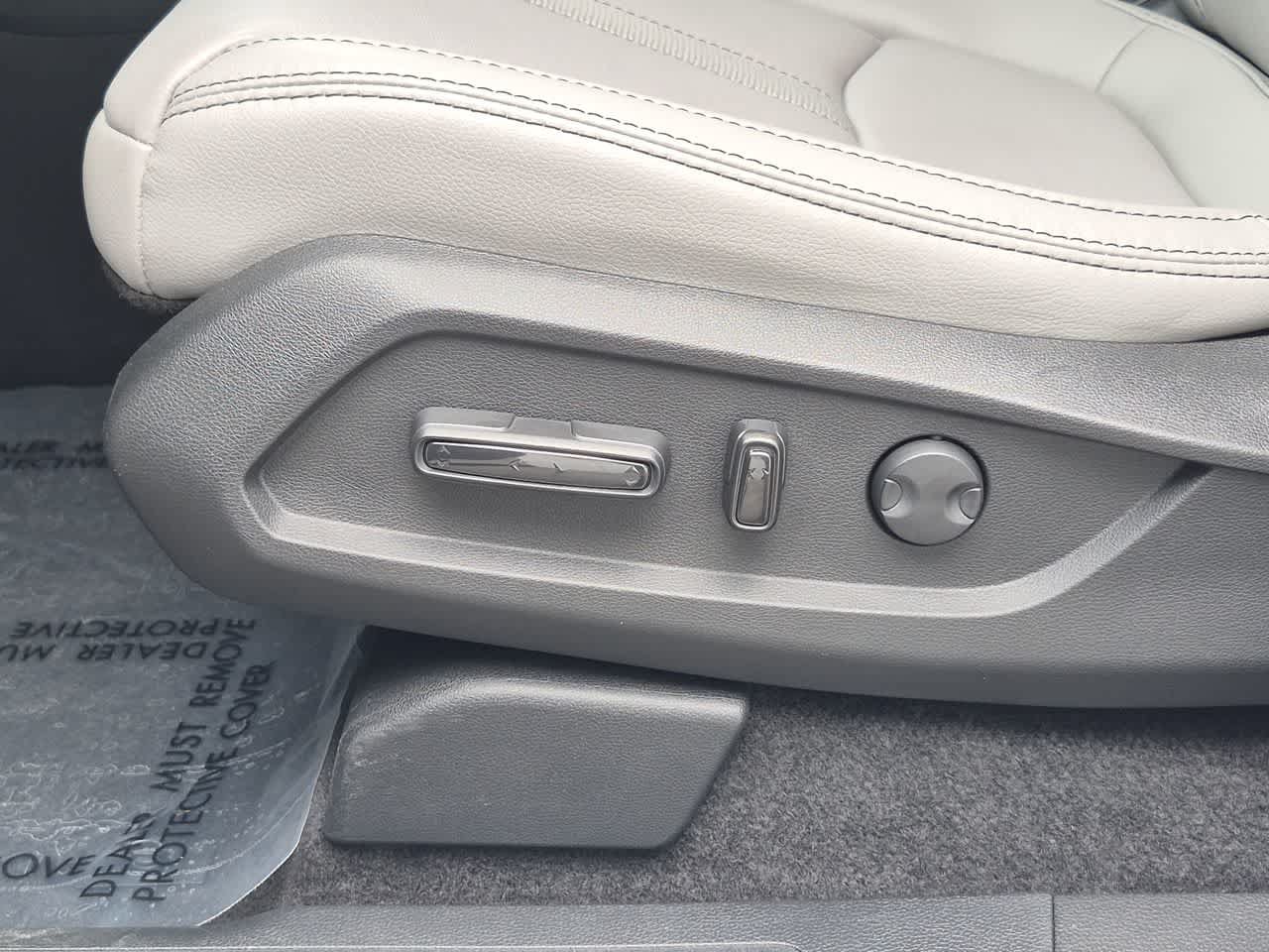 Used 2025 Honda Pilot Touring image 18
