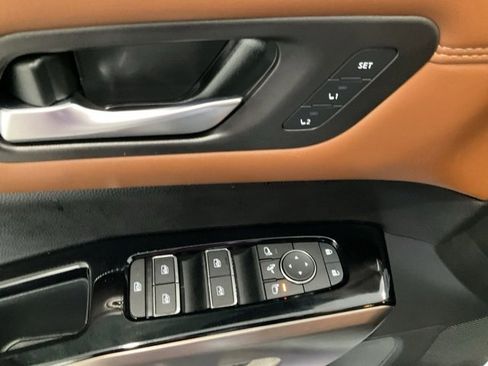 Used 2025 Nissan Pathfinder Platinum w/ Cargo Package image 6