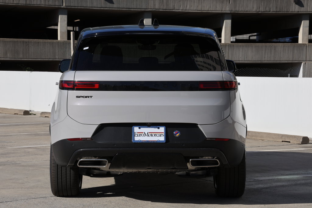 New 2027 Land Rover Range Rover Sport SE AWD/4WD image 3