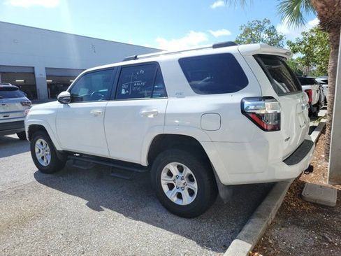 Used 2020 Toyota 4Runner SR5 Premium w/ Moonroof Package image 4