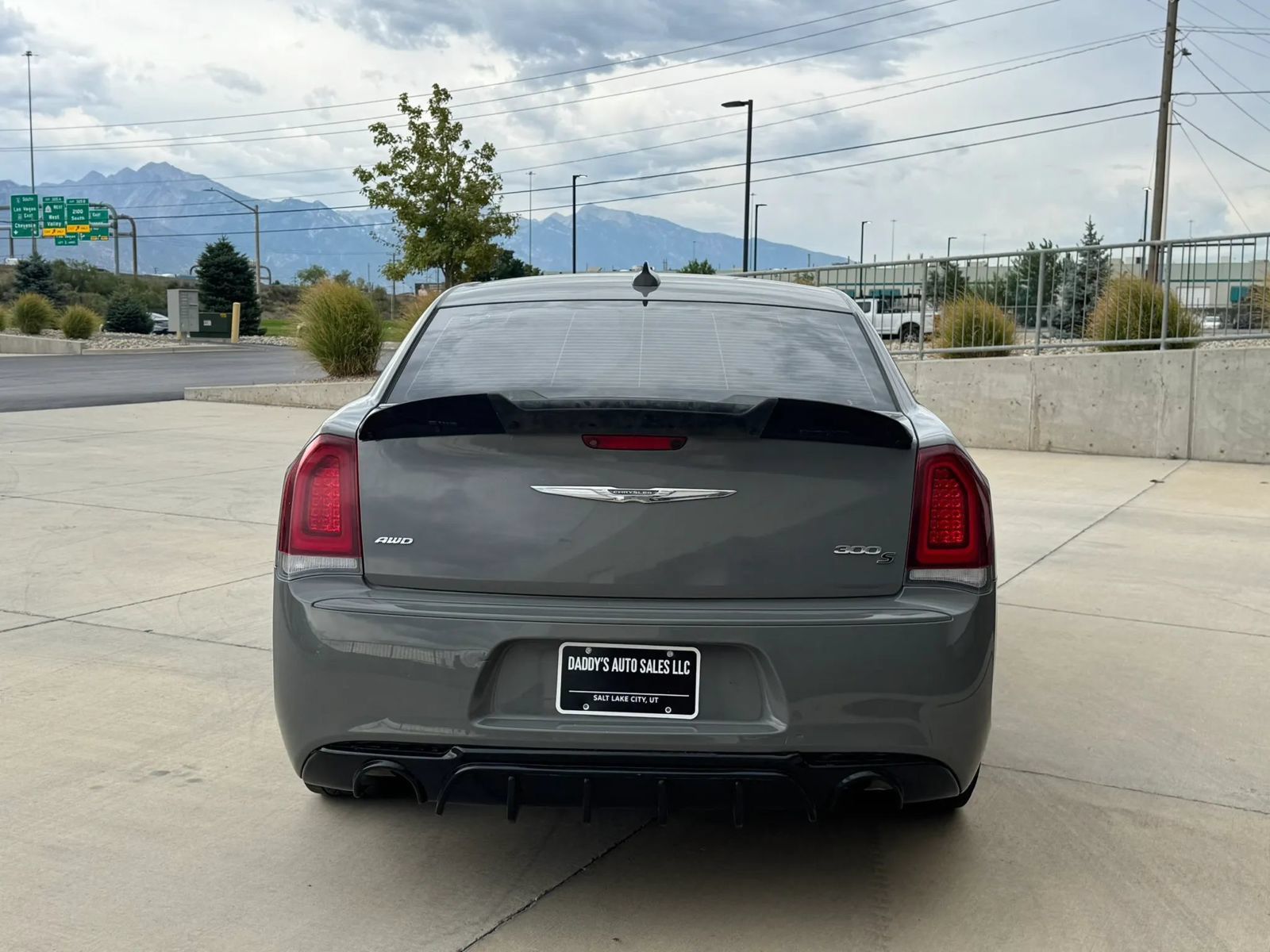 Used 2019 Chrysler 300 S AWD/4WD image 4