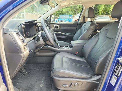 Used 2021 Kia Sorento EX w/ Panoramic Sunroof Package AWD/4WD image 11