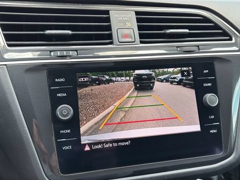 Used 2021 Volkswagen Tiguan SE R-Line FWD image 27