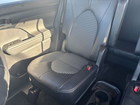 Used 2025 Toyota Highlander XSE image 42