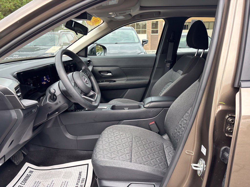 Certified 2026 Nissan Kicks SV w/ SV Premium Package AWD/4WD image 18