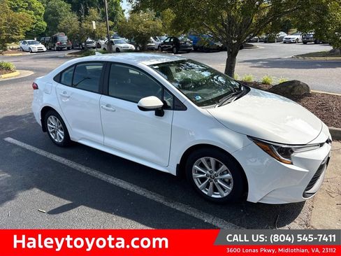 Used 2025 Toyota Corolla LE w/ LE Premium Package FWD image 1