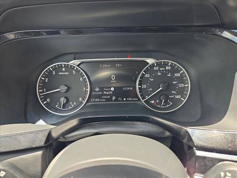 Used 2025 Nissan Pathfinder SV FWD image 11