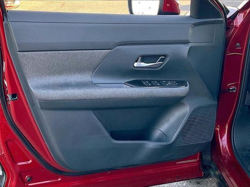 Used 2025 Nissan Kicks SV image 21