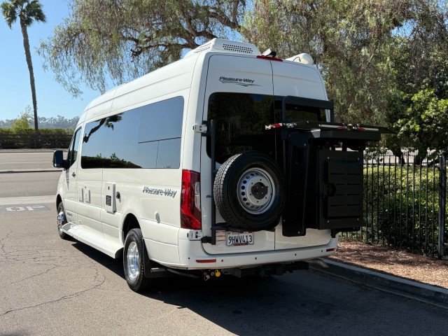 Used 2022 Mercedes-Benz Sprinter 3500 image 3