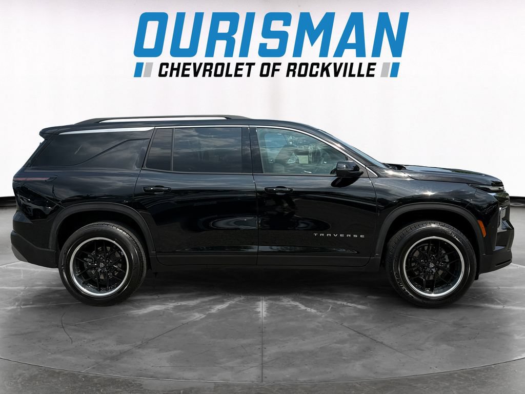 Used 2024 Chevrolet Traverse LT FWD image 7