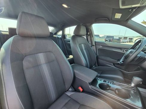 Used 2025 Honda Civic Sport image 16