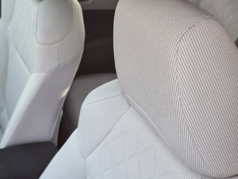 Used 2024 Toyota Corolla Cross LE FWD image 11