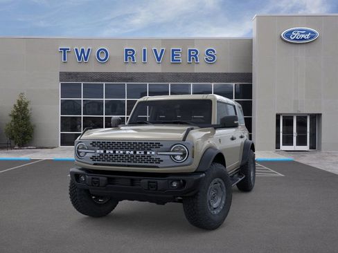 New 2025 Ford Bronco Badlands image 2