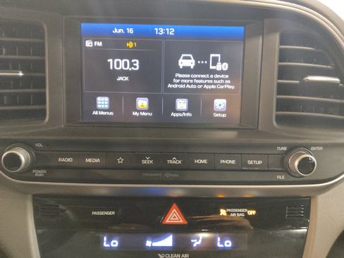 Used 2020 Hyundai Elantra SEL w/ Winter Weather Package FWD image 25