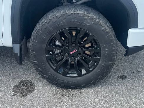 Used 2022 GMC Sierra 1500 AT4X AWD/4WD image 8