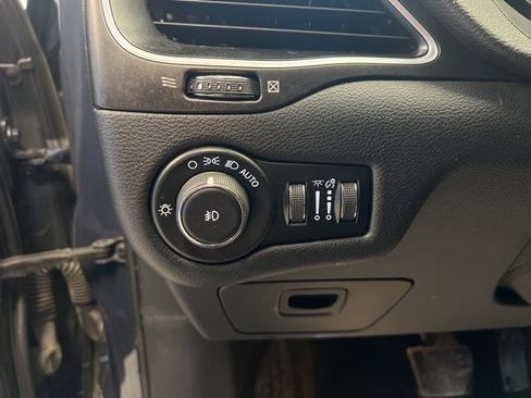 Used 2019 Jeep Cherokee Trailhawk w/ Cold Weather Group image 22