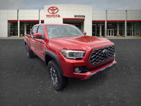 Certified 2022 Toyota Tacoma TRD Off-Road w/ Technology Package AWD/4WD image 3