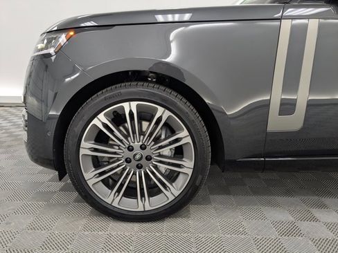 Certified 2025 Land Rover Range Rover SE image 21