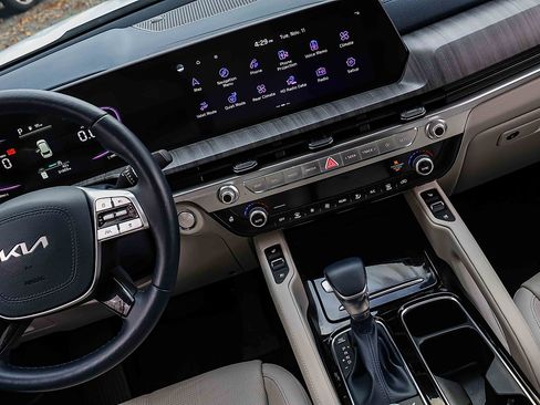 Certified 2023 Kia Telluride EX w/ EX Captain's Chair Package image 20