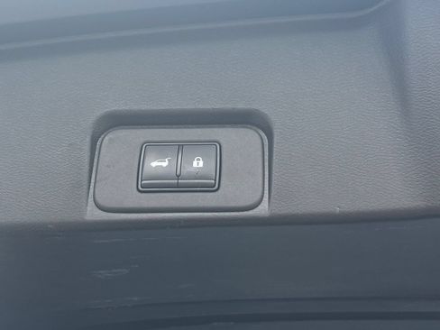Used 2025 Nissan Rogue SV FWD image 23