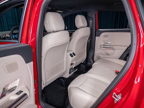 Used 2025 Mercedes-Benz GLA 250 image 27