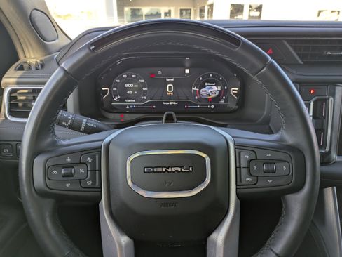 Used 2024 GMC Yukon Denali w/ Advanced Technology Package image 31