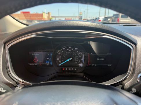 Used 2020 Ford Fusion SEL FWD image 13