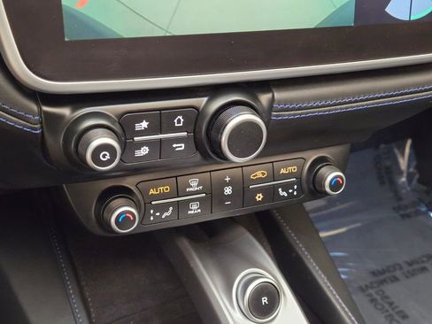 Used 2019 Ferrari Portofino image 40