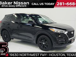 Used 2019 Hyundai Tucson SE video 1
