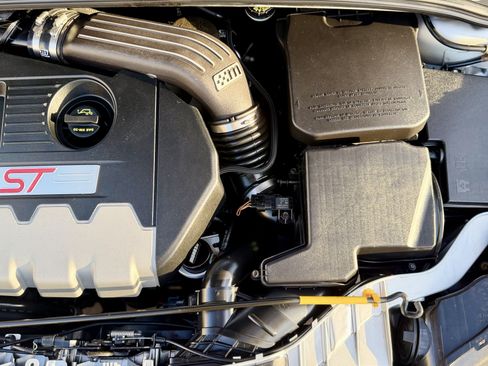 Used 2014 Ford Focus ST w/ Equipment Group 202A FWD image 31