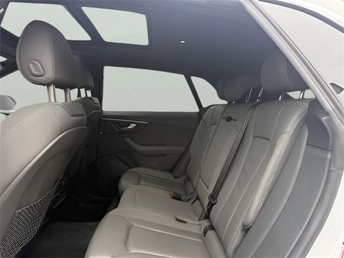 Used 2019 Audi Q8 Premium image 16